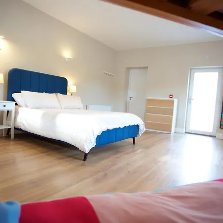 Semesterbostad Rock House Sligo *